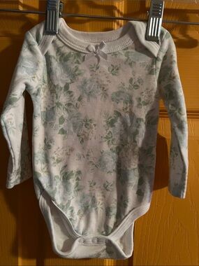 0-3 MONTHS BABY GIRL SHABBY CHIC FLORAL LONG SLEEVE ONESIE